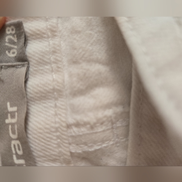 Tractr White Jeans - Picture 1 of 9